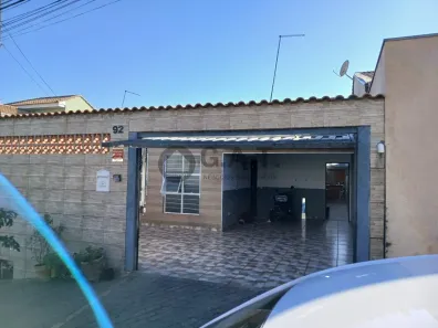 Casa com 3 Quartos para alugar, 132m² no Jardim Piazza di Roma, Sorocaba
