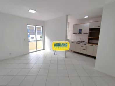 Apartamento com 2 Quartos para alugar, 65m² no Barreiros, São José