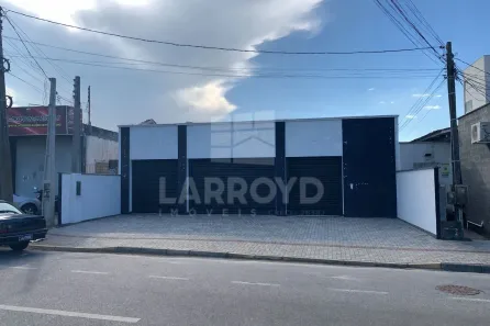 Sala Comercial para alugar, 235m² no Humaitá, Tubarão