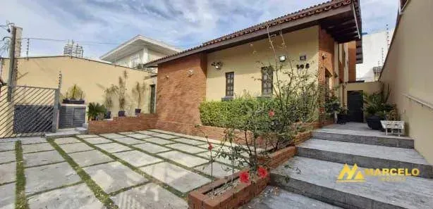 Sobrado com 4 Quartos à venda, 349m² no Vila Hamburguesa, São Paulo