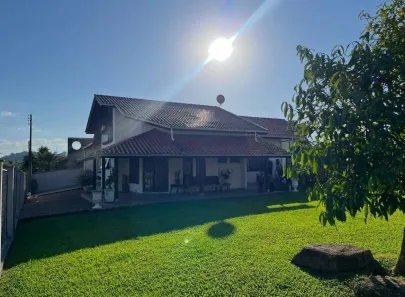 Sobrado com 4 Quartos à venda, 220m² no Amizade, Jaraguá do Sul