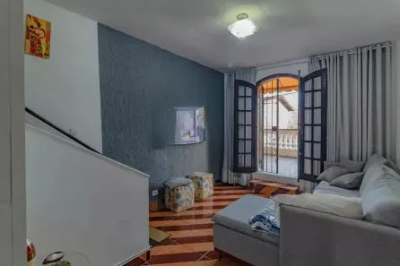 Casa com 3 Quartos à venda, 210m² no Vila Babilônia, São Paulo