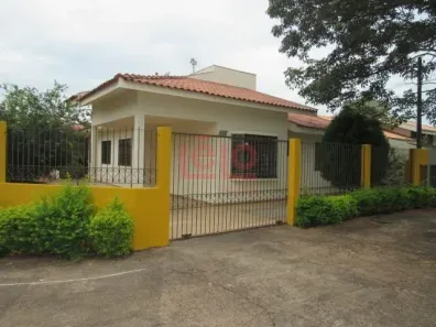 Casa com 3 Quartos à venda, 138m² no Jardim Santa Helena, Maringá