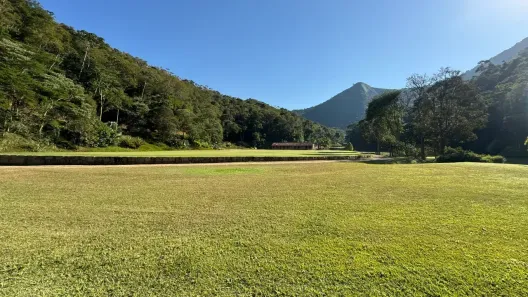 Fazenda/Sítio com 8 Quartos à venda, 1000m² no Cuiabá, Petrópolis