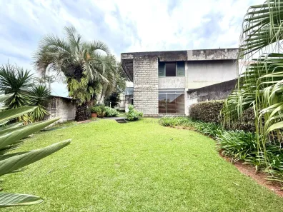 Casa com 3 Quartos à venda, 281m² no Coqueiros, Florianópolis