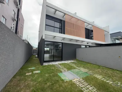 Casa com 3 Quartos à venda, 201m² no Ingleses do Rio Vermelho, Florianópolis