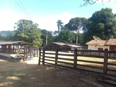 Fazenda/Sítio com 3 Quartos à venda, 300m² no Cachoeirinha, Aragoiânia