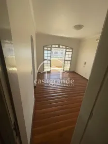 Casa com 3 Quartos para alugar, 380m² no Bom Jesus, Uberlândia
