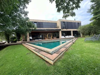 Casa de Condomínio com 5 Quartos para alugar, 800m² no Centro, Porto Feliz