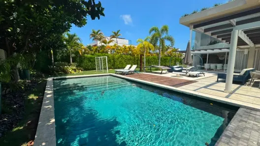 Casa de Condomínio com 5 Quartos para venda ou aluguel, 900m² no Barra da Tijuca, Rio de Janeiro