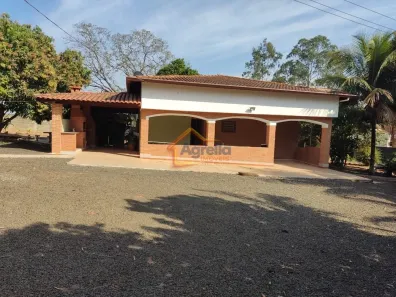 Fazenda/Sítio com 3 Quartos à venda, 219m² no Chácaras Horizonte Azul, Mogi Guaçu