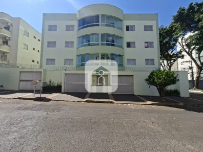 Apartamento com 3 Quartos para alugar, 80m² no Santa Mônica, Uberlândia