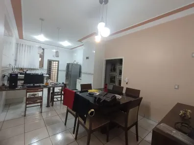 Casa com 3 Quartos à venda, 237m² no Planalto Verde, Ribeirão Preto