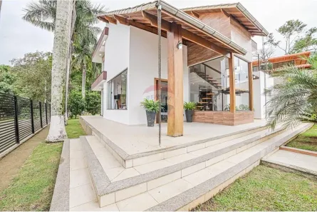 Casa com 5 Quartos à venda, 380m² no Jardim L Ermitage, Juiz de Fora