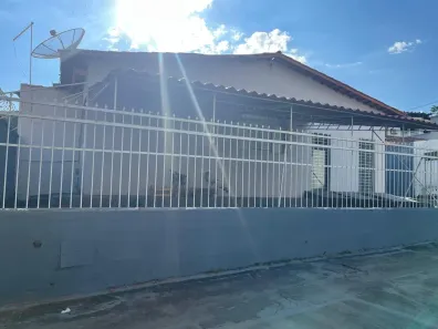 Casa com 3 Quartos à venda, 226m² no Setor Leste Universitário, Goiânia