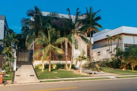 Casa de Condomínio com 4 Quartos à venda, 500m² no Jardins Munique, Goiânia