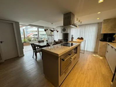 Apartamento com 3 Quartos à venda, 239m² no Meia Praia, Itapema