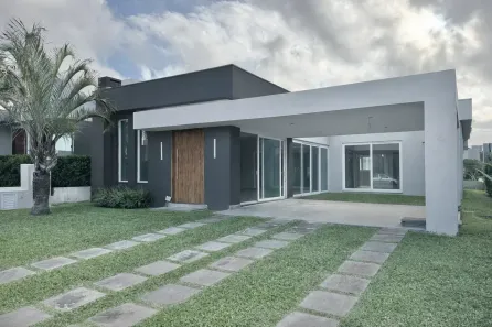 Casa de Condomínio com 4 Quartos à venda, 170m² no Capão da Canoa, Capão da Canoa
