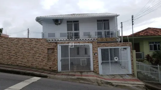 Casa com 4 Quartos à venda, 180m² no Coloninha, Florianópolis