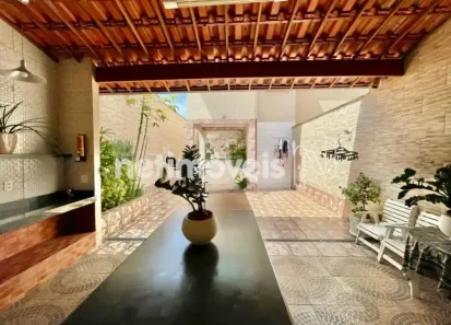 Casa com 4 Quartos à venda, 196m² no Paquetá, Belo Horizonte