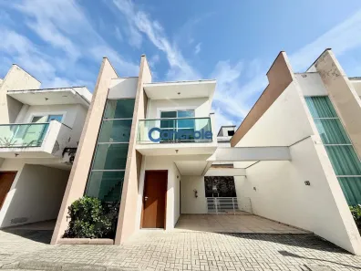 Sobrado com 2 Quartos à venda, 94m² no Forquilhas, São José