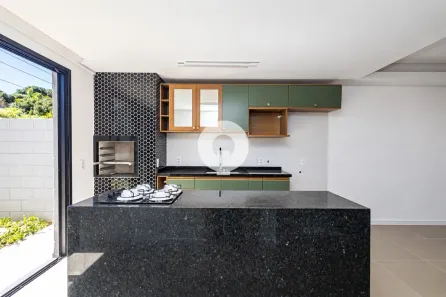 Sobrado com 3 Quartos à venda, 134m² no Santa Cândida, Curitiba