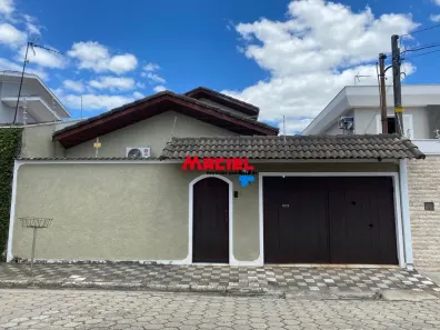 Sobrado com 2 Quartos à venda, 185m² no Jardim Santa Maria, Jacareí