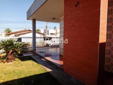 Casa com 3 Quartos à venda, 251m² no Tabajaras, Uberlândia