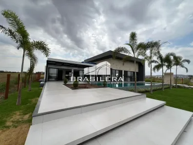 Fazenda/Sítio com 4 Quartos à venda, 323m² no Centro, Guapó