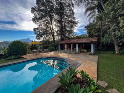 Casa com 5 Quartos para alugar, 585m² no Nogueira, Petrópolis