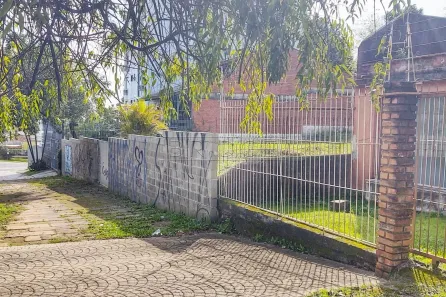 Lote/Terreno à venda, 799m² no Três Figueiras, Porto Alegre