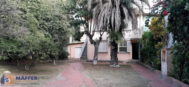 Casa com 6 Quartos à venda, 200m² no Medianeira, Porto Alegre