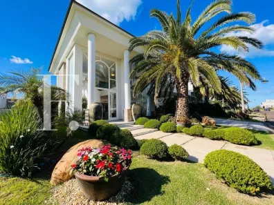 Sobrado com 4 Quartos à venda, 430m² no Maristela, Xangri-Lá
