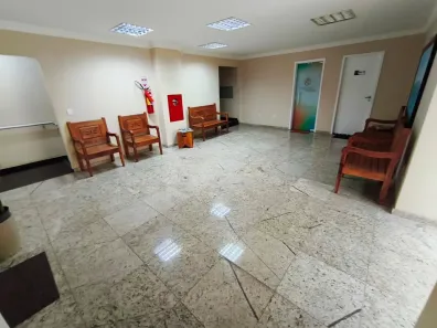 Sala Comercial com 4 Quartos para alugar, 200m² no Visconde de Araújo, Macaé