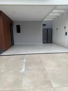 Casa de Condomínio com 4 Quartos para alugar, 150m² no Ponta Negra, Manaus