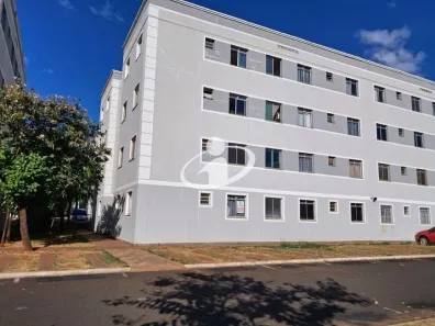 Apartamento com 4 Quartos para alugar, 55m² no Gávea, Uberlândia