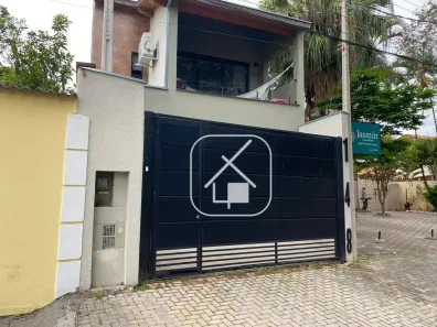Sobrado com 2 Quartos à venda, 221m² no Centro, Guararema