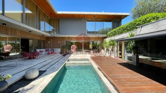 Casa com 4 Quartos à venda, 753m² no Cacupé, Florianópolis