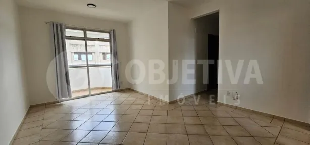 Apartamento com 3 Quartos para alugar, 81m² no Umuarama, Uberlândia
