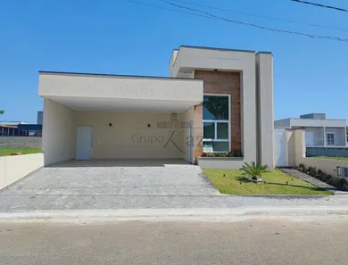 Casa de Condomínio com 3 Quartos à venda, 150m² no Bairro do Grama, Caçapava