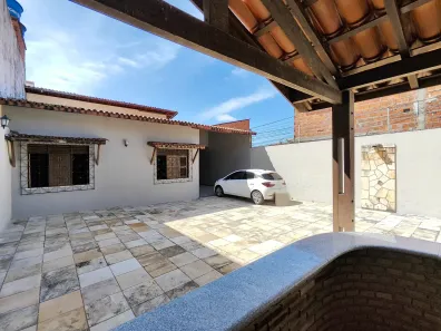 Casa com 5 Quartos para alugar, 190m² no Sapiranga-Coité, Fortaleza