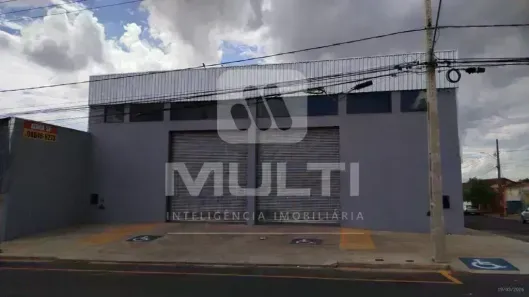 Casa com 1 Quarto para alugar, 300m² no Minas Gerais, Uberlândia