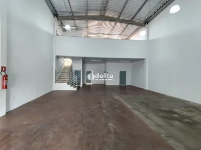 Ponto Comercial para alugar, 225m² no Jardim Patrícia, Uberlândia