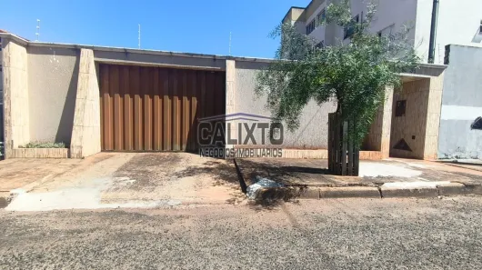 Casa com 3 Quartos à venda, 230m² no Santa Rosa, Uberlândia