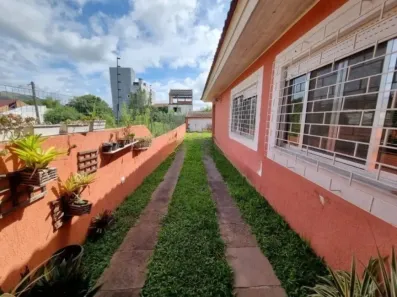 Casa com 4 Quartos para alugar, 220m² no Hípica, Porto Alegre