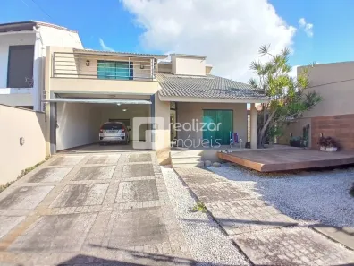 Casa com 3 Quartos para alugar, 300m² no Balneário, Florianópolis
