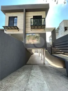 Sobrado com 3 Quartos à venda, 150m² no Morada dos Pássaros, Taboão da Serra