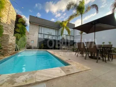 Casa com 4 Quartos à venda, 259m² no Cidade Jardim, Uberlândia