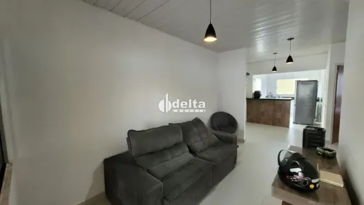 Casa com 2 Quartos à venda, 94m² no Loteamento Residencial Pequis, Uberlândia