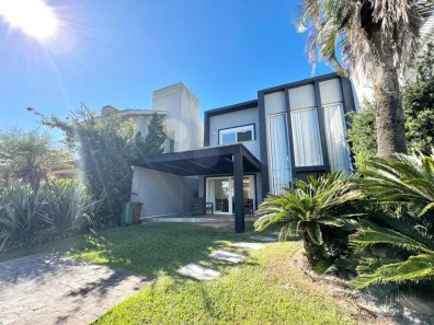 Casa de Condomínio com 3 Quartos à venda, 184m² no , Xangri-Lá